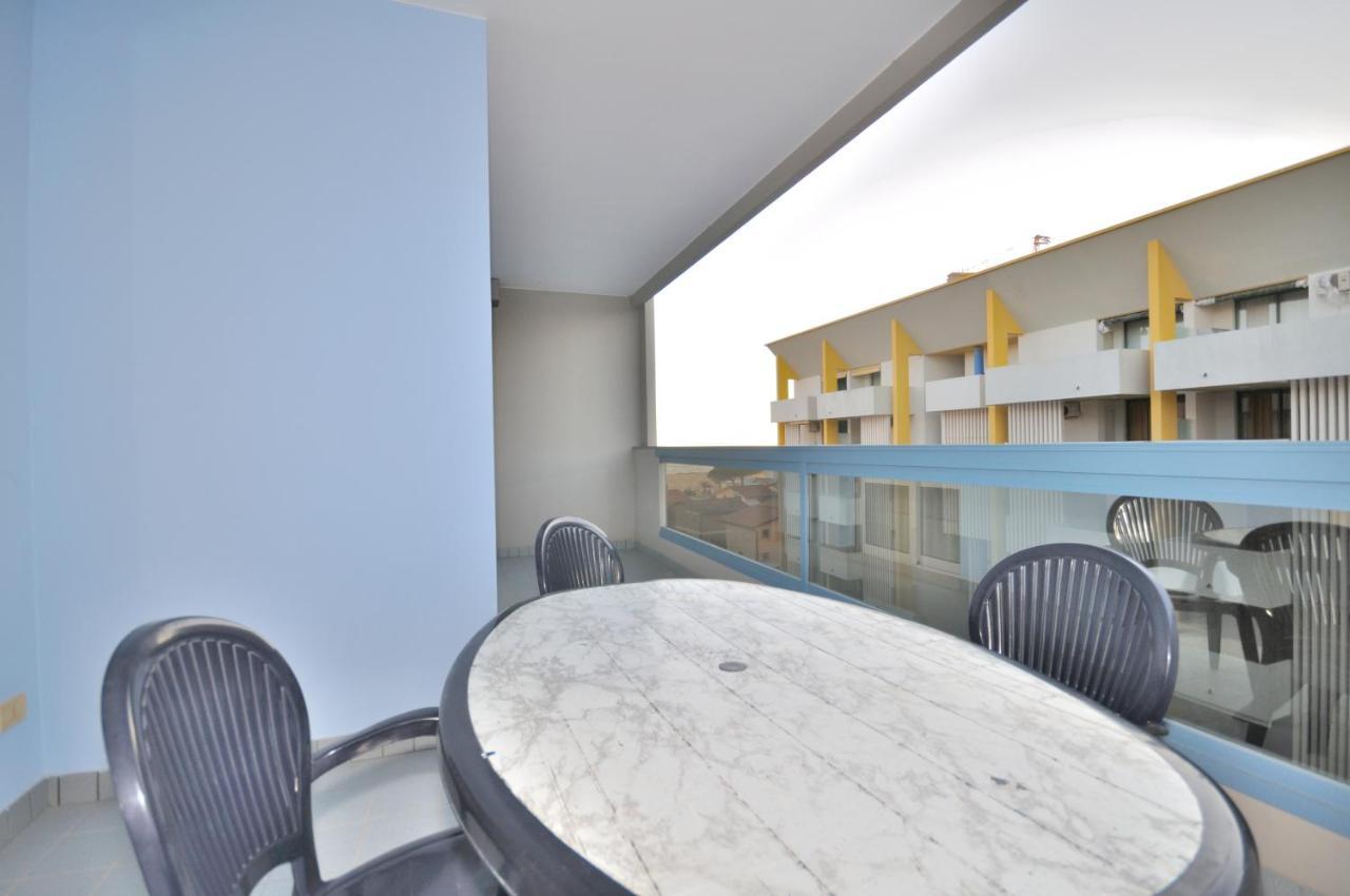 Residence Eurostar Bibione Bagian luar foto