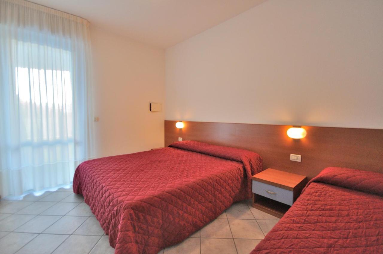 Residence Eurostar Bibione Bagian luar foto