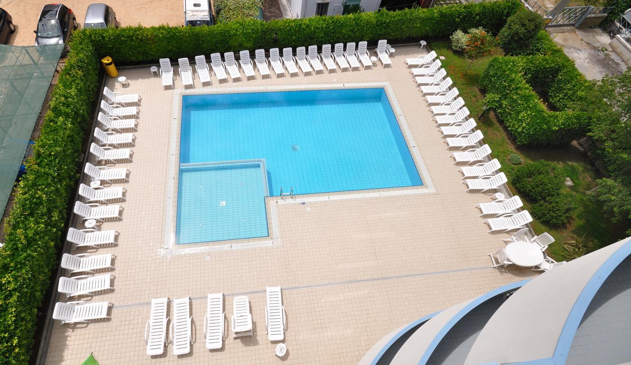 Residence Eurostar Bibione Bagian luar foto